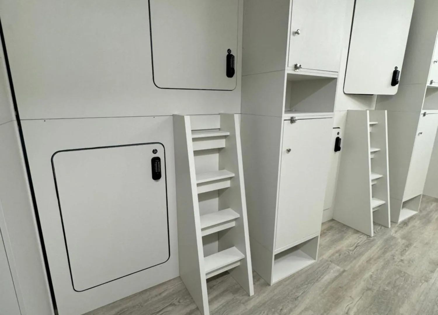 Komo Pods 0*, London United Kingdom